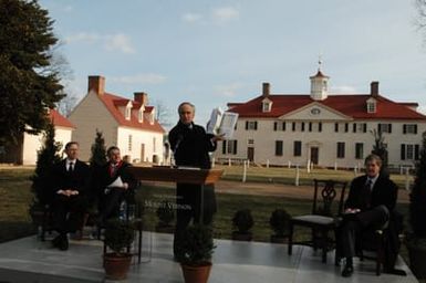[Assignment: 48-DPA-01-12-09_SOI_K_Mt_Vernon] Visit of Secretary Dirk Kempthorne to Mount Vernon Estate and Gardens, Mount Vernon, Virginia, [for touring and announcement of the U.S. nomination of the George Washington home, along with the Papahanaumokuakea Marine National Monument in Hawaii, for inclusion on the United Nations Educational, Scientific, and Cultural Organization's (UNESCO's) World Heritage List. Joining Secretary Kempthorne for the announcement was James Rees, Executive Director of the Mount Vernon Estate and Gardens.] [48-DPA-01-12-09_SOI_K_Mt_Vernon_IOD_9437.JPG]