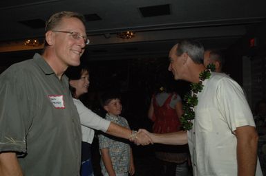 [Assignment: 48-DPA-09-28-08_SOI_K_NPS_Vol_AZ] President's Call to Service Award ceremony and reception for volunteers at the U.S.S. Arizona Memorial, Pearl Harbor, Honolulu, Hawaii, with Secretary Dirk Kempthorne [joining the National Park Service's Chief Historian for the Memorial, Daniel Martinez, among the dignitaries on hand] [48-DPA-09-28-09_SOI_K_NPS_Vol_AZ_IOD_4582.JPG]