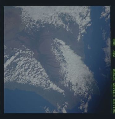 STS080-732-066 - STS-080 - Earth observations taken from Space Shuttle Columbia during STS-80 mission