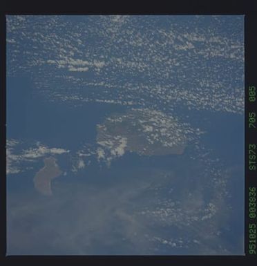 STS073-705-005 - STS-073 - Earth observations taken from shuttle orbiter Columbia