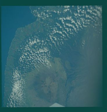 S09-31-1018 - STS-009 - Earth observations taken by the STS-9 crew