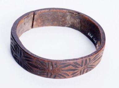 Arm band