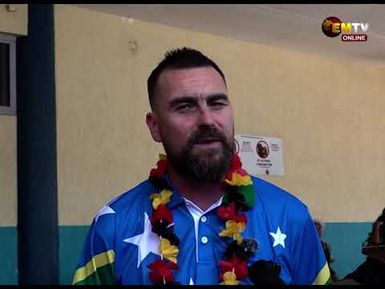 SOLOMON WOMEN ARRIVE