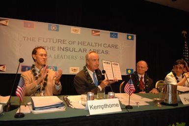 [Assignment: 48-DPA-09-29-08_SOI_K_Isl_Conf_Sign] Signing of interagency coordination pledge at the Insular Areas Health Summit [("The Future of Health Care in the Insular Areas: A Leaders Summit") at the Marriott Hotel in] Honolulu, Hawaii, where Interior Secretary Dirk Kempthorne [joined senior federal health officials and leaders of the U.S. territories and freely associated states to discuss strategies and initiatives for advancing health care in those communities [48-DPA-09-29-08_SOI_K_Isl_Conf_Sign_DOI_0613.JPG]