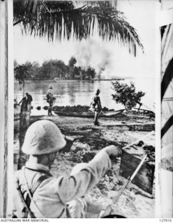 NEW IRELAND. JAPANESE TROOPS OCCUPY KAVIENG (FORMERLY KAWIENG) ON 23 JANUARY 1942