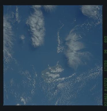 STS058-90-085 - STS-058 - Earth observations during STS-58