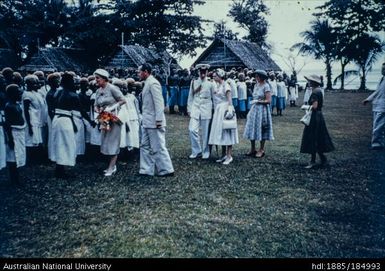 Lady Slim meeting choirs at Utu