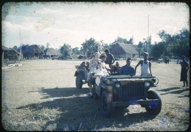 Nurses at Wairopi evacuation camp, Papua New Guinea, 1951 / Albert Speer