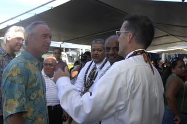 [Assignment: 48-DPA-SOI_K_Saipan_6-5-07] Pacific Islands Tour: Visit of Secretary Dirk Kempthorne [and aides] to Saipan Island, of the Commonwealth of the Northern Mariana Islands [48-DPA-SOI_K_Saipan_6-5-07__DI10786.JPG]