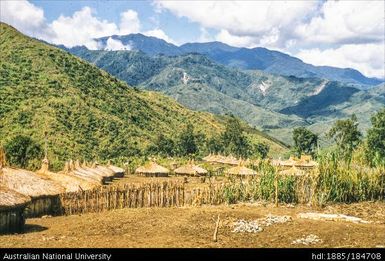 Goroka - Chimbu, Namuta Mission - village