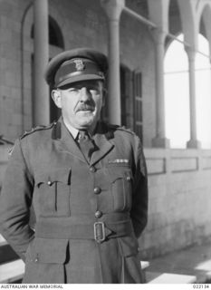 PORTRAIT OF COLONEL R B SUTHERLAND, GENERAL- STAFF OFFICER, 1  HQ 6TH AUSTRALIAN DIVISION. HE WAS LATER KILLED IN NEW GUINEA ON 28 SEPTEMBER 1943