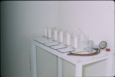 Testing adult anopheline mosquitoes for susceptibility to DDT (2) : Bougainville Island, Papua New Guinea, April 1971 / Terence and Margaret Spencer