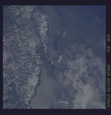 STS082-728-019 - STS-082 - Earth observations taken from shuttle orbiter Discovery during STS-82 mission