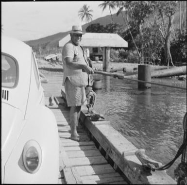 Man using a hand operated punt, New Caledonia, 1967 / Michael Terry