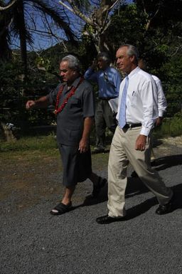 [Assignment: 48-DPA-SOI_K_Amer_Sam] Pacific Islands Tour: Visit of Secretary Dirk Kemmpthorne [and aides] to American Samoa, U.S. Territory [48-DPA-SOI_K_Amer_Sam__DI14987.JPG]