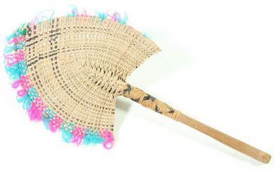 Ili tea (fan with wooden handle)