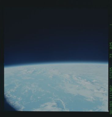 S35-73-092 - STS-035 - Earth observations taken during the STS-35 mission