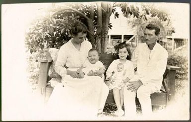 [Portrait of the Stanley family, 12 April 1919]