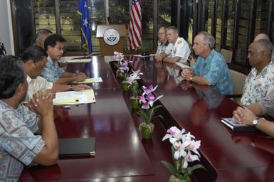 [Assignment: 48-DPA-SOI_K_Pohnpei_6-10-11-07] Pacific Islands Tour: Visit of Secretary Dirk Kempthorne [and aides] to Pohnpei Island, of the Federated States of Micronesia [48-DPA-SOI_K_Pohnpei_6-10-11-07__DI13646.JPG]