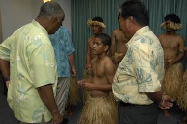 [Assignment: 48-DPA-SOI_K_Majuro_6-11-12-07] Pacific Islands Tour: Visit of Secretary Dirk Kempthorne [and aides] to Majuro Atoll, of the Republic of Marshall Islands [48-DPA-SOI_K_Majuro_6-11-12-07__DI14555.JPG]