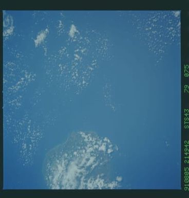 S43-79-075 - STS-043 - STS-43 earth observations