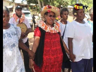 GOVERNOR VISITS WARDS