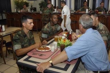 [Assignment: 48-DPA-SOI_K_Guam_6-6-7-07] Pacific Islands Tour: Visit of Secretary Dirk Kempthorne [and aides] to Guam, U.S. Territory [48-DPA-SOI_K_Guam_6-6-7-07__DI12010.JPG]