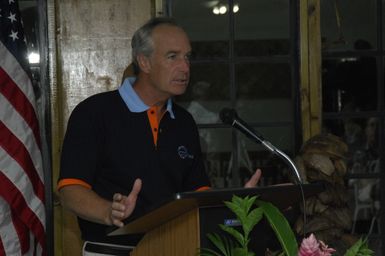 [Assignment: 48-DPA-SOI_K_Pohnpei_6-10-11-07] Pacific Islands Tour: Visit of Secretary Dirk Kempthorne [and aides] to Pohnpei Island, of the Federated States of Micronesia [48-DPA-SOI_K_Pohnpei_6-10-11-07__DI14137.JPG]