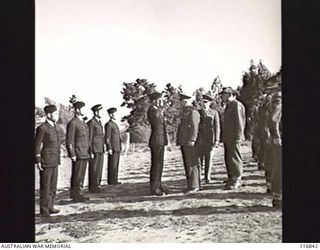 CANBERRA, ACT. 1945-10-04. A PASSING OUT OF STUDENTS PARADE WAS HELD AT LAND HEADQUARTERS SCHOOL OF CIVIL AFFAIRS, DUNTROON, AFTER A COURSE LASTING FIFTEEN WEEKS. SOME FIFTY STUDENTS, INCLUDING ..