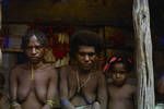 Hair styles at Woitape village, house specially decorated for photographic visit