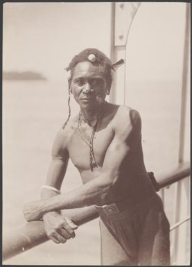 A man from Atta Cove, Malaita, Solomon Islands, 1906, 1 / J.W. Beattie