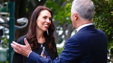 Jacinda Ardern urged to negotiate directly with PNG on refugees