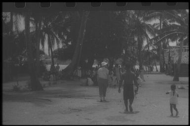 People in the village : Mortlock Islands, Papua New Guinea, 1960 / Terence and Margaret Spencer