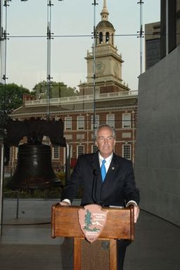 [Assignment: 48-DPA-07-13-08_SOI_K_Philly_Rec] Reception at Independence National Historical Park for attendees at the National Governors Association Centennial Meeting in Philadelphia, Pennsylvania. Secretary Dirk Kempthorne [and Independence National Historical Park Deputy Superintendent Darla Sidles delivered official remarks; and the Secretary conversed with fellow NGA attendees, among them Pennsylvanina Governor Edward Rendell, Vermont Governor James Douglas, Wyoming Governor Dave Freudenthal, Guam Governor Felix Camacho, former Tennessee Governor Don Sundquist, and former Michigan Governor John Engler.] [48-DPA-07-13-08_SOI_K_Philly_Rec_IOD_9316.JPG]