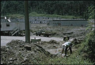 Looking for anopheline mosquito larvae (1) : Bougainville Island, Papua New Guinea, March 1971 / Terence and Margaret Spencer