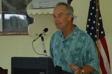 [Assignment: 48-DPA-SOI_K_Pohnpei_6-10-11-07] Pacific Islands Tour: Visit of Secretary Dirk Kempthorne [and aides] to Pohnpei Island, of the Federated States of Micronesia [48-DPA-SOI_K_Pohnpei_6-10-11-07__DI14197.JPG]