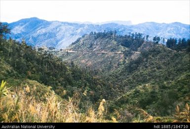 Goroka - Chimbu, Mairefutigue River and Mt Elimbari