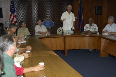 [Assignment: 48-DPA-SOI_K_Guam_6-6-7-07] Pacific Islands Tour: Visit of Secretary Dirk Kempthorne [and aides] to Guam, U.S. Territory [48-DPA-SOI_K_Guam_6-6-7-07__DI11143.JPG]