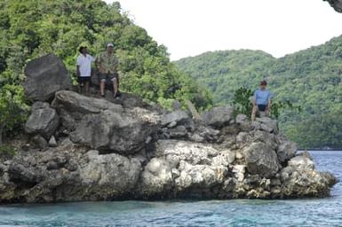 [Assignment: 48-DPA-SOI_K_Palau_6-7-9-07] Pacific Islands Tour: Visit of Secretary Dirk Kempthorne [and aides] to Palau Islands, Republic of Palau [48-DPA-SOI_K_Palau_6-7-9-07__DI12867.JPG]