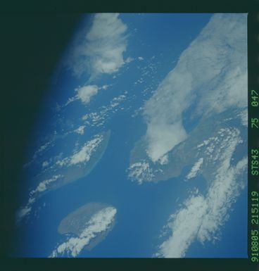 S43-75-047 - STS-043 - STS-43 earth observations