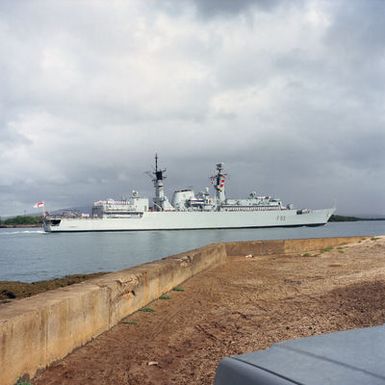 A starboard view of the British frigate HMS BEAVER (F 93) entering port during Exercise RIMPAC '86