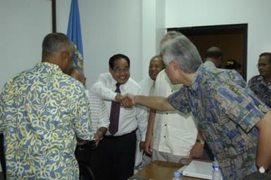 [Assignment: 48-DPA-SOI_K_Saipan_6-5-07] Pacific Islands Tour: Visit of Secretary Dirk Kempthorne [and aides] to Saipan Island, of the Commonwealth of the Northern Mariana Islands [48-DPA-SOI_K_Saipan_6-5-07__DI10572.JPG]