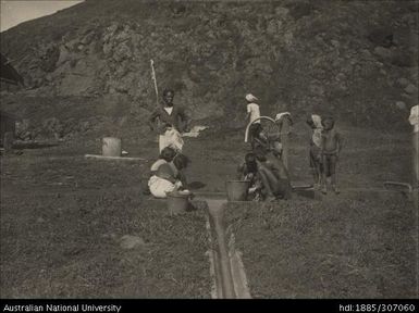 Indian women at the well