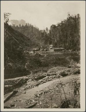 Tex Thomas gold mine, Edie Creek, New Guinea, 1933 / Sarah Chinnery