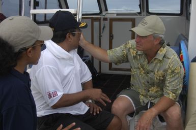 [Assignment: 48-DPA-SOI_K_Palau_6-7-9-07] Pacific Islands Tour: Visit of Secretary Dirk Kempthorne [and aides] to Palau Islands, Republic of Palau [48-DPA-SOI_K_Palau_6-7-9-07__DI12488.JPG]