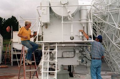 An MPS-25 radar antenna is installed at the Pacific Missile Range Facility at Kauai