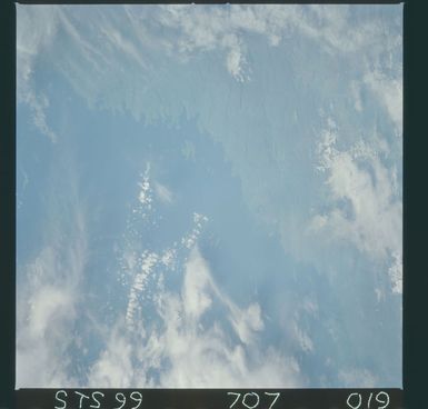 STS099-707-019 - STS-099 - Earth observation views taken from OV-105 during STS-99