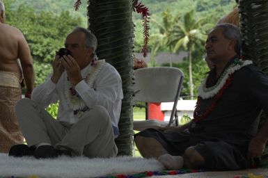 [Assignment: 48-DPA-SOI_K_Amer_Sam] Pacific Islands Tour: Visit of Secretary Dirk Kemmpthorne [and aides] to American Samoa, U.S. Territory [48-DPA-SOI_K_Amer_Sam__DI15079.JPG]