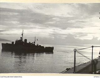 POTSDAM, NEW GUINEA. 1944-08-21. THE CORVETTE HMAS COLAC, A VESSEL OF THE RAN CONVOY WHICH CONSISTS OF THE FRIGATE HMAS BARCOO AND THE CORVETTES HMAS COLAC, HMAS DELORAINE AND HMAS ROCKHAMPTON, ..