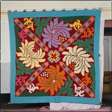 Tivaevae taorei, matarita (chrysanthemums) pattern, by Vereara Maeva